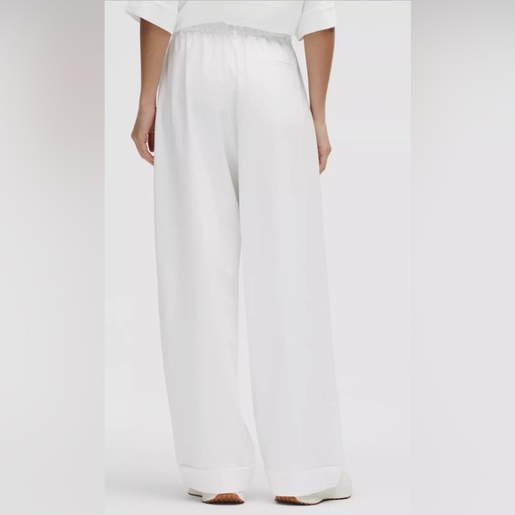 Lululemon LuluLinen Trouser - Picture 2 of 4